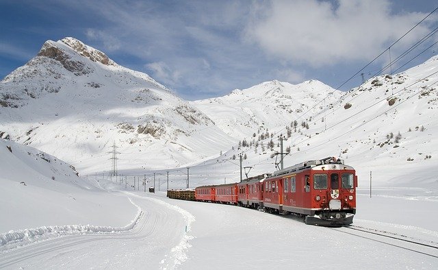 železnice v zimě